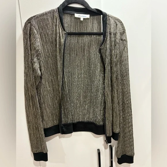 Bomber jacket - Picture 1 of 2